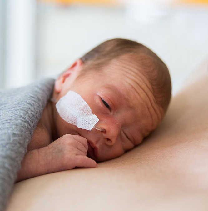 Omgaan met je premature baby in de kraamtijd