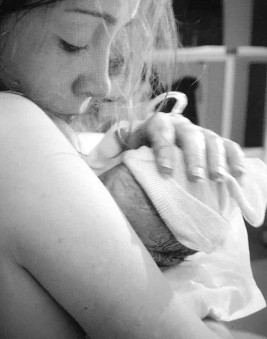 Lekker in bed met je baby: kraamtijd met échte rust