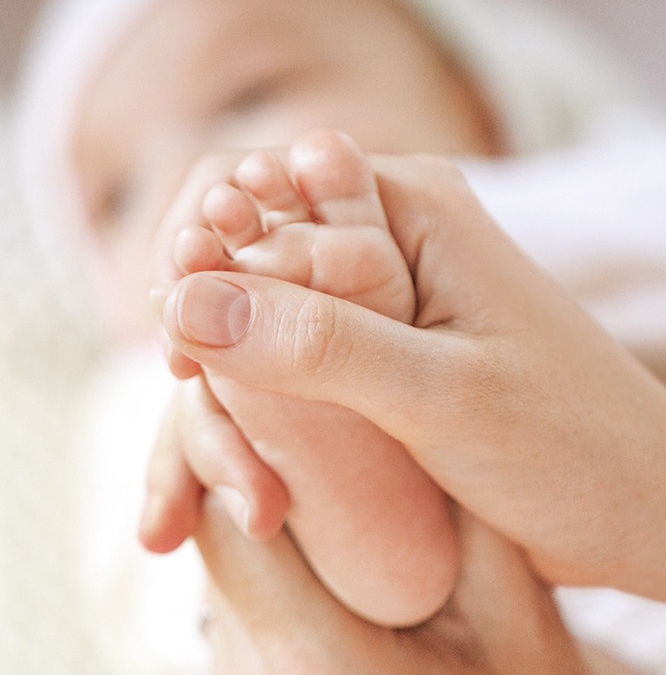 Babymassage: liefde, aandacht en verzorging hand in hand