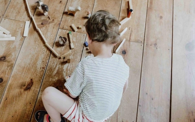 Zo leert je kind (weer) zelfstandig spelen
