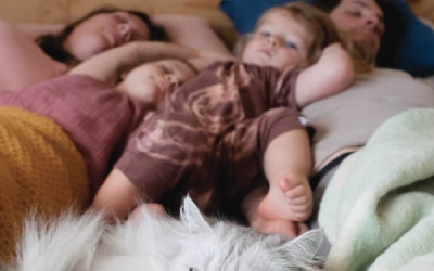 Baby’s die doorslapen? Het is een mythe (of uitzonderlijk)