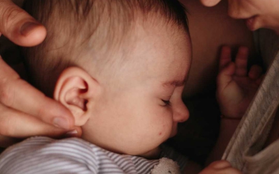 De nadelen van je baby alleen laten huilen